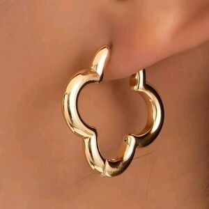 Clover Gold Hoop Stud Earrings